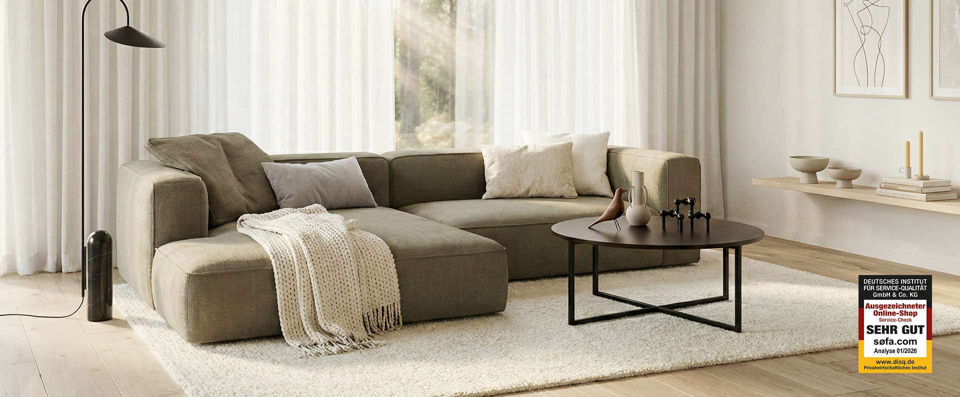 wohnzimmer, sofa, wohnlandschaft, tisch, vorhang, Sofa,  Ecksofa, Beige, Stoff, Couchtisch, Dekoration für Zuhause, Mobiliar, Couch, Tabelle, Wohnzimmer, 